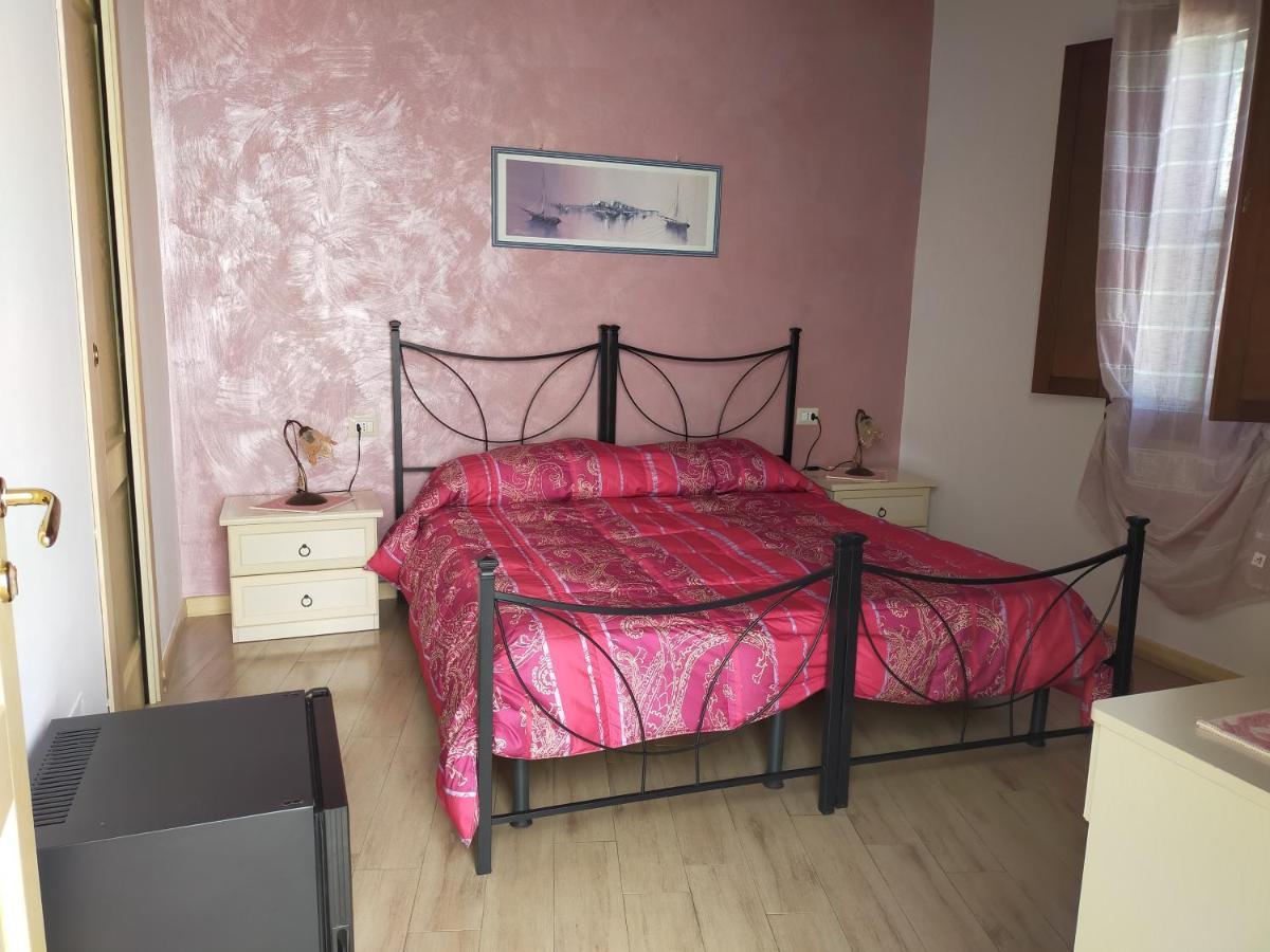 B&B Colti Di Rosa Castelsardo Buitenkant foto